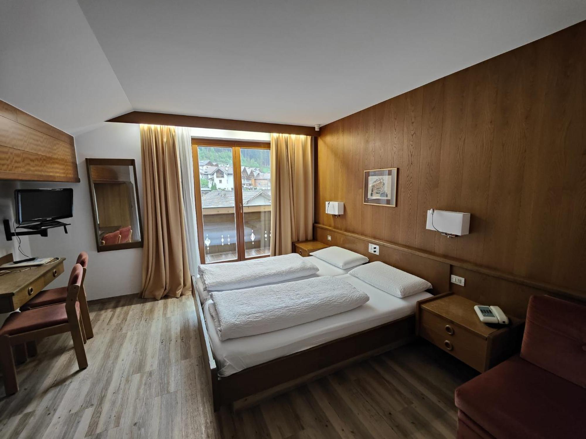Hotel Alpenblick Sarentino Exterior photo