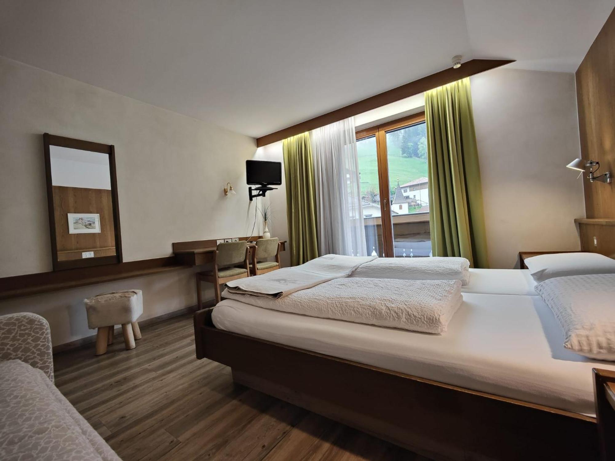 Hotel Alpenblick Sarentino Exterior photo