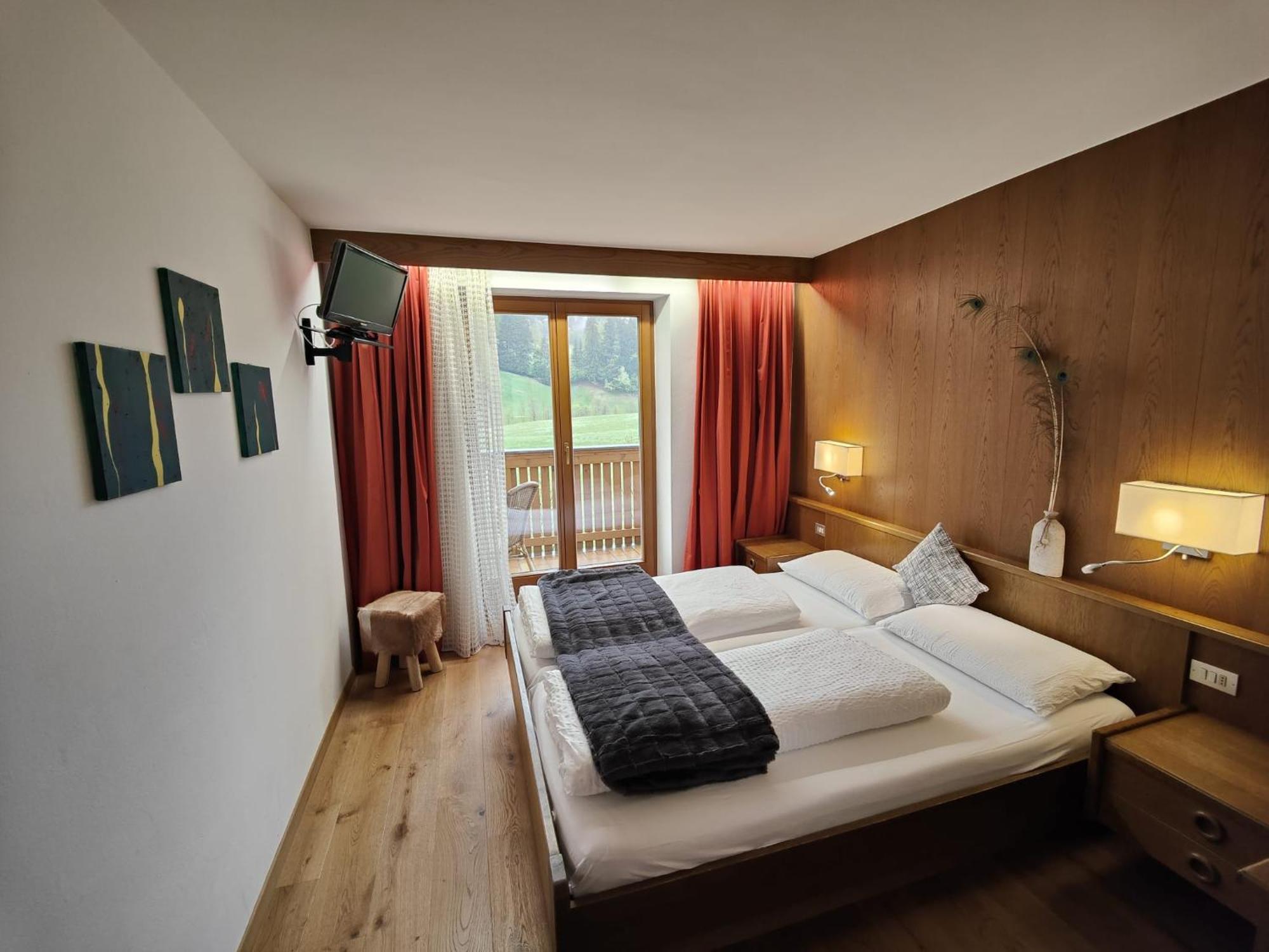 Hotel Alpenblick Sarentino Exterior photo