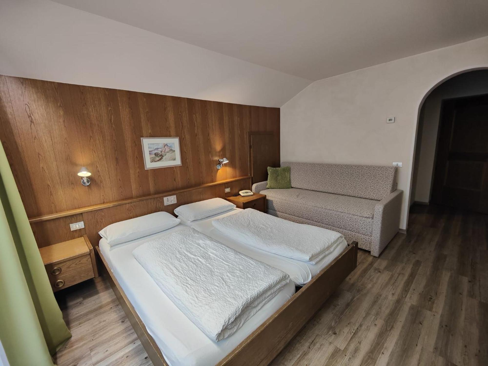 Hotel Alpenblick Sarentino Exterior photo