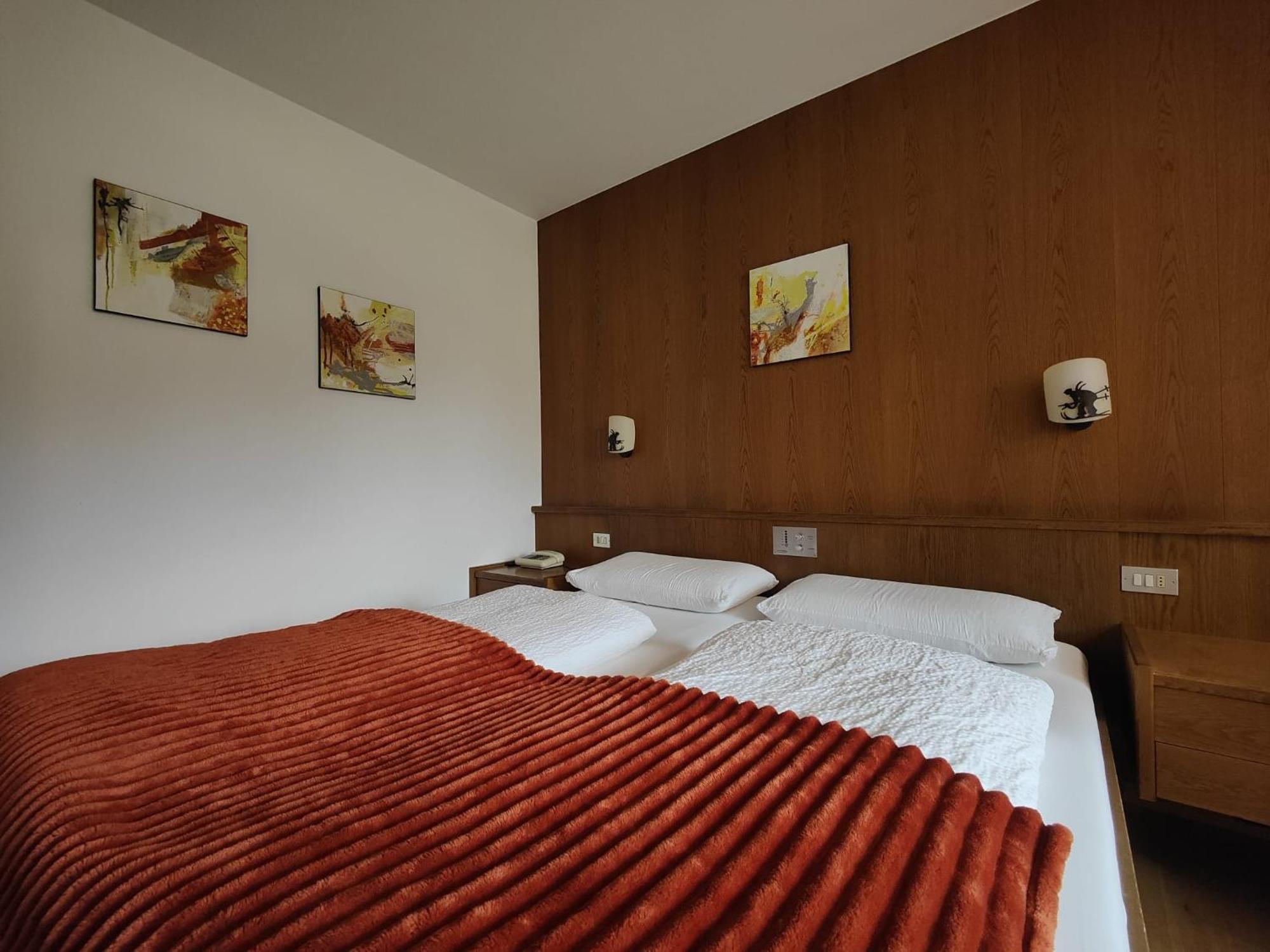 Hotel Alpenblick Sarentino Exterior photo