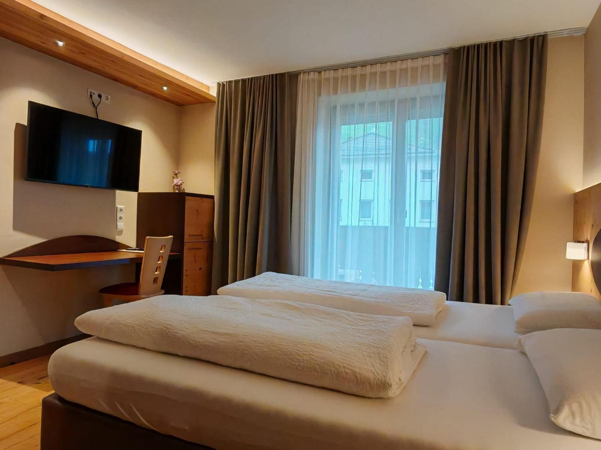 Hotel Alpenblick Sarentino Exterior photo